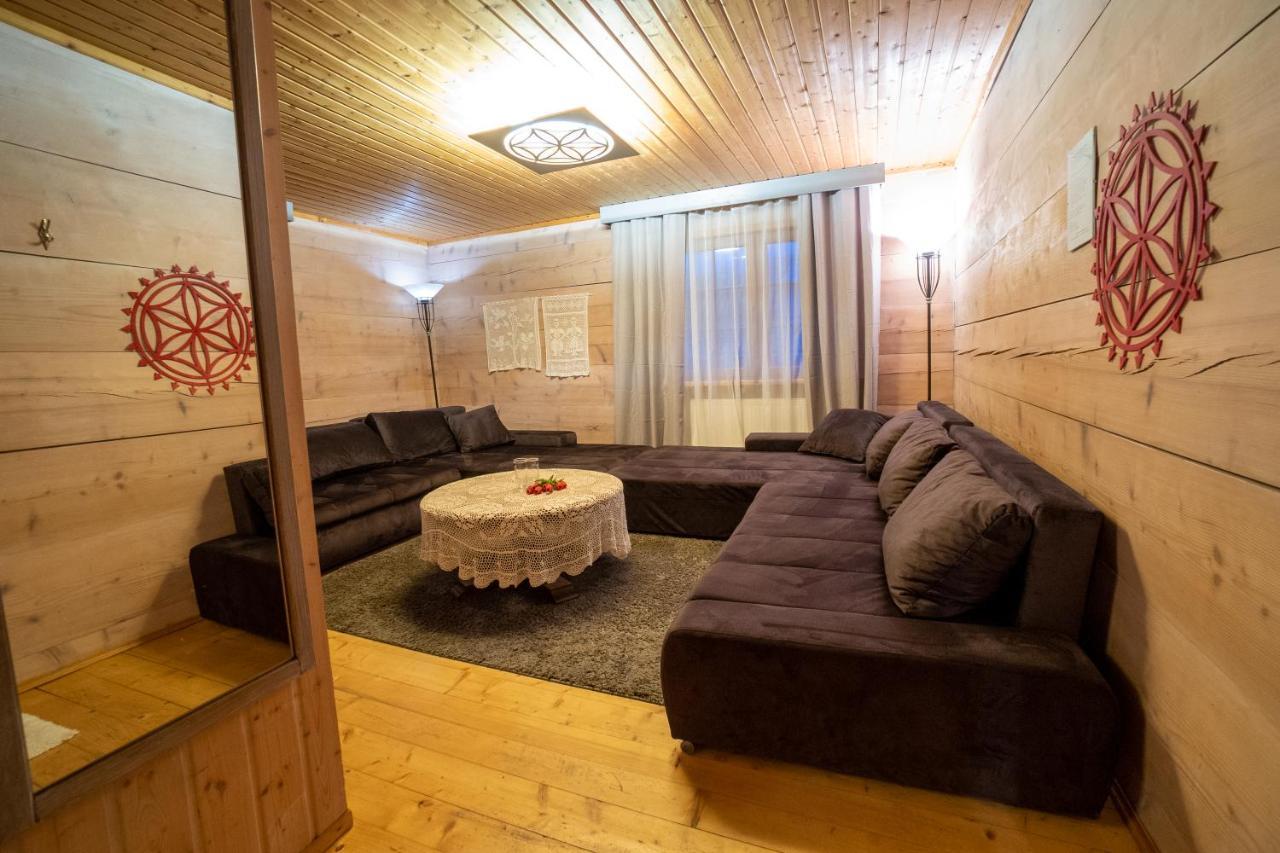 Gościniec Dębowa Gazdówka Ustrzyki Dolne Exterior foto
