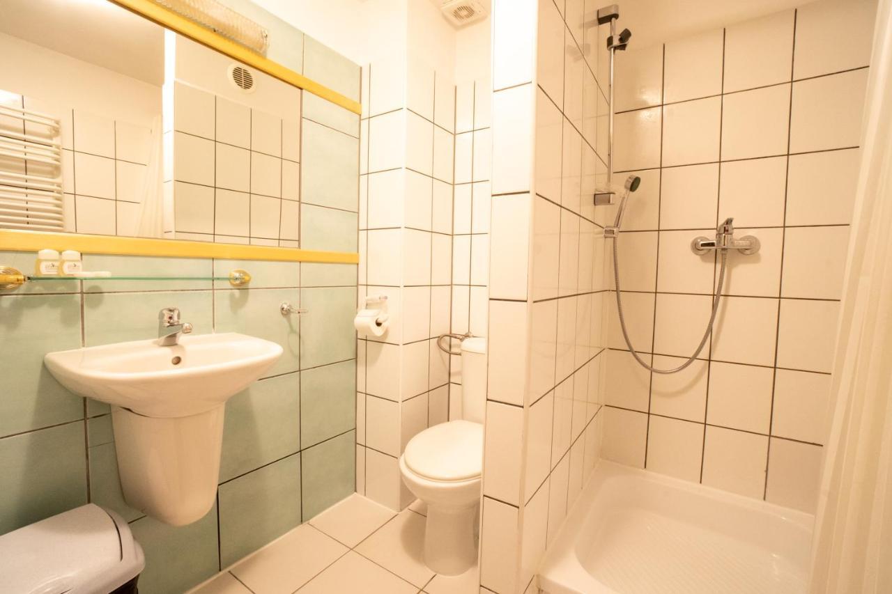 Gościniec Dębowa Gazdówka Ustrzyki Dolne Exterior foto