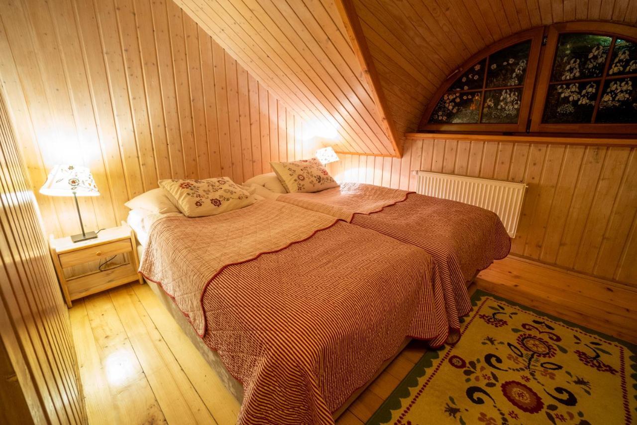 Gościniec Dębowa Gazdówka Ustrzyki Dolne Exterior foto